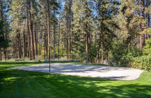 Leavenworth House | Riverside Cabin home