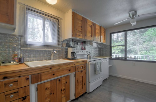 Packwood Cabin | Riverside Cabin Near Mt Rainier & White Pass - Packwood - AC - EV Plug