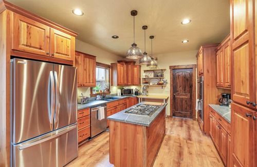 Riggins House | Riverside retreat at Rita Rapids Lodge