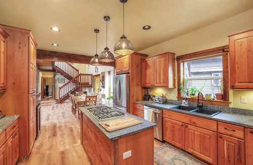 Riggins House | Riverside retreat at Rita Rapids Lodge