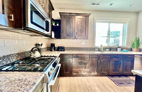 Harris Ranch House | Riverside Retreat - Luxury Living Steps From the Pool, Boise River & Greenbelt