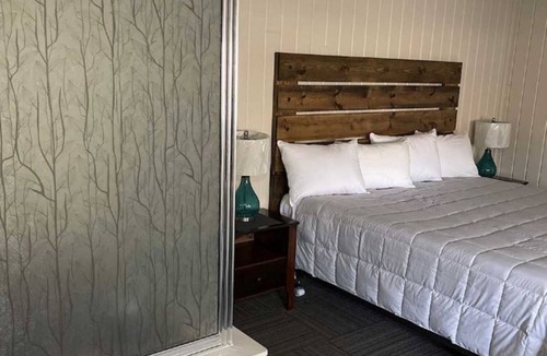 Alger Hotel | Riverside Romance: Couple Getaway with Cozy Tavern Dining & Indoor Pool Access