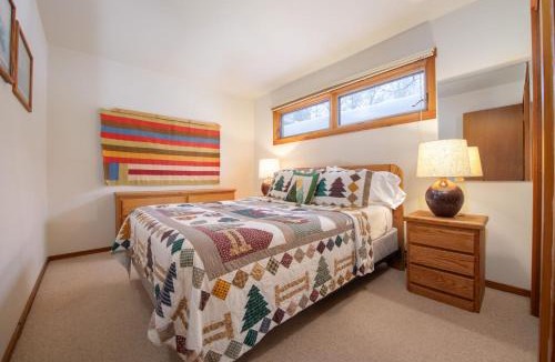 Moose Wilson Road Apartment | RMR: Columbine 1011 Condo in The AspensWilsonWY