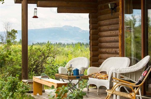 Teton Village Cabin | RMR: Rocking Rackets Cabin at Poker Flats