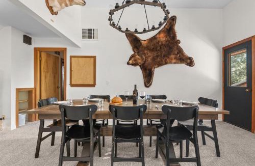 Teton Village House | RMR: Stock House in Teton Village