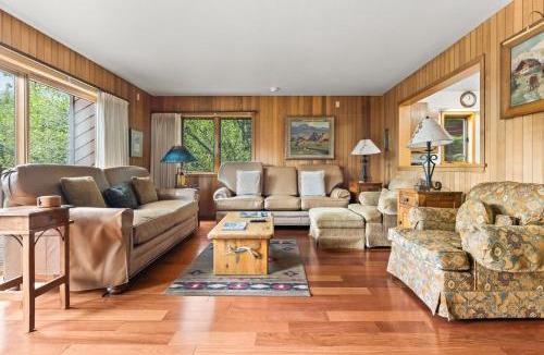 Teton Village Villa | RMR: Wind River 10 Condo in Teton Village