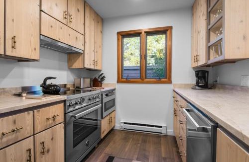 Moose Wilson Road Apartment | RMR: Yarrow 2311 Condo in The AspensWilson WY