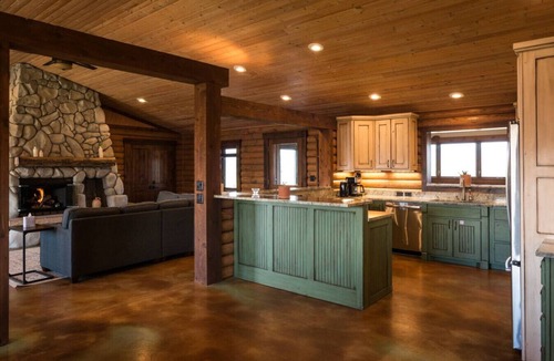 Missouri Heights House | Roaring Fork Chalet - With Deck & Mountain Views!