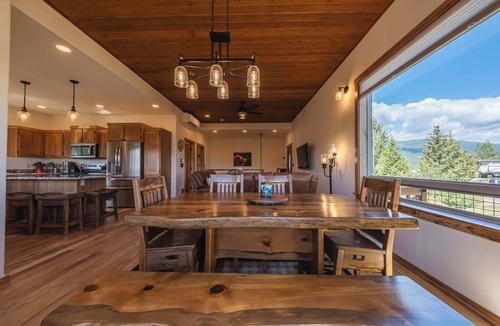 Rexford House | Rock Lot – A 5 Star Vacation!