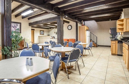 Baker City Hotel | Rodeway Inn Baker City