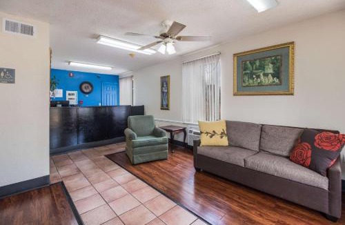 Bolivar Hotel | Rodeway Inn Bolivar
