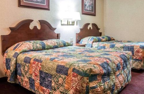 Madison Heights Hotel | Rodeway Inn Madison Heights - Detroit