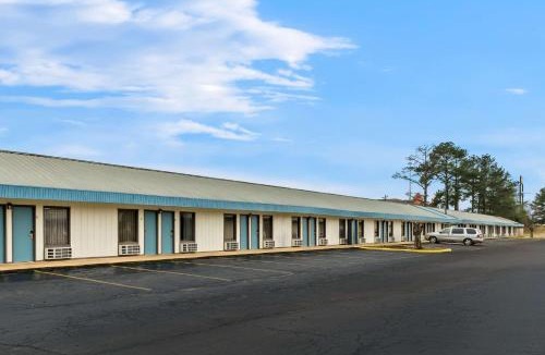 Brookhaven Hotel | Rodeway Inn & Suites Brookhaven