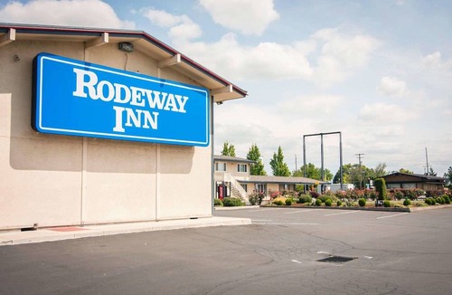 Albany Hotel | Rodeway Inn