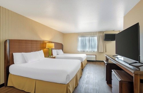 Medford Hotel | Rogue Regency Inn Medford Airport