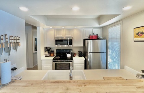 Ketchum Condo | Romantic Condo w/Fireplace, Near Downtown Shops & Dining: Town & Slopes