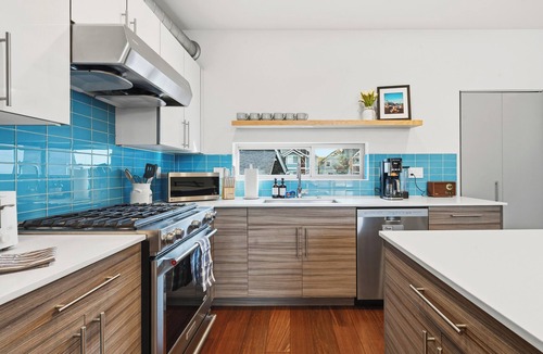 Whittier Heights House | Rooftop Retreat w/ Stunning Views | Ballard Gem