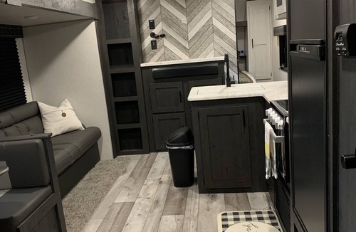 Sugar City House | Roomy camper in quiet neighborhood!