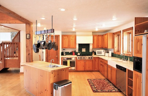 Cataldo Ski Chalet | ROSE LAKE LODGE 12 ACRE ESTATE 4,830 SQ. FT WATERFRONT, PRIVATE SANDY BEACH, SPA