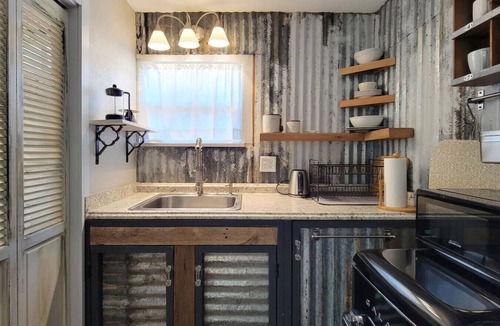 Medford House | Rosewood Collective | House & Studio | Sleeps 11!