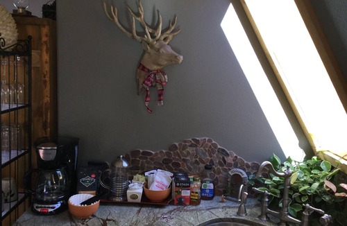 Gold Hill Cabin | Rosie's Woodland Paradise! Come relax and rejuvenate!