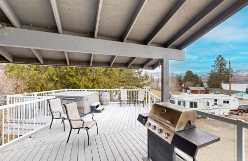 Chelan House | Royal View on Lakeshore