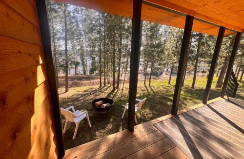Valley House | Rustic 1 bd 1 ba Cabin at Waitts Lake Resort
