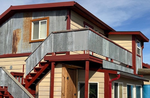 Paradise Valley Apartment | Rustic 1-bedroom studio in Emigrant near Yellowstone N.P. and Chico Hot Springs