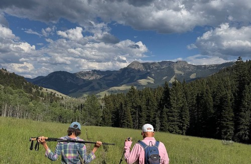 Paradise Valley Apartment | Rustic 1-bedroom studio in Emigrant near Yellowstone N.P. and Chico Hot Springs