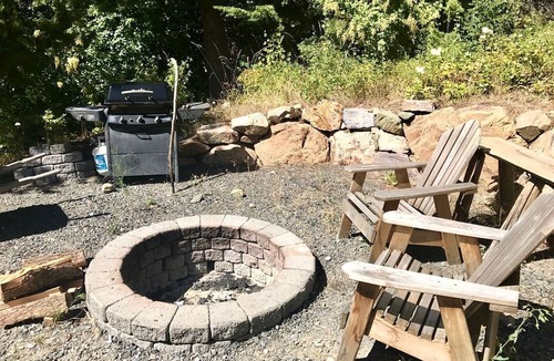 Hunters Cabin | Rustic Cabin in a Charming Location in Stevens County, Washington