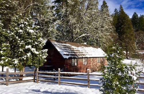 Prospect Cabin | Rustic Cabin Rental in a Wild Meadow near Crater Lake National Park, Oregon