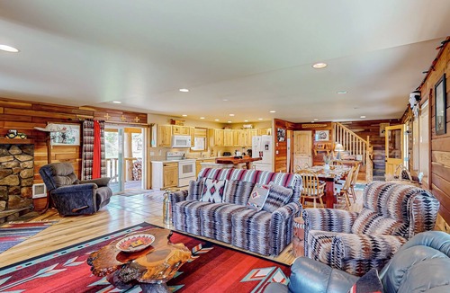 Garden Valley Cabin | Rustic Cabin w/Decks & Hot Tub in Garden Valley!