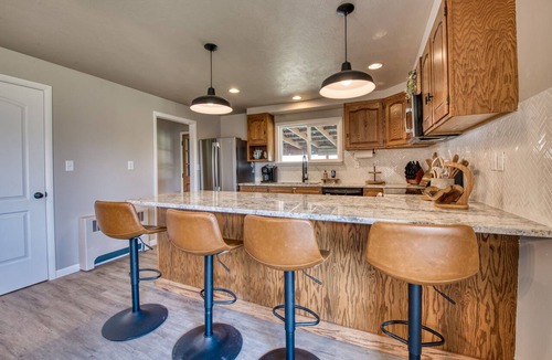 Hamilton House | Rustic escape at Tamarack Ranch! Mountain View home in the Bitterroot Valley!