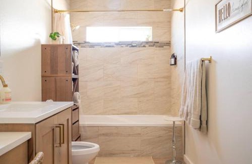 Kanab House | Rustic Gold Retreat