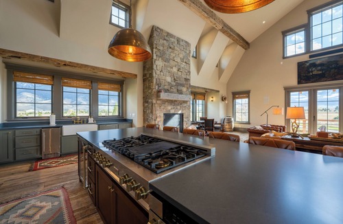 Livingston House | Rustic Luxury Barn Retreat in Pray, Montana – Family & Pet Friendly