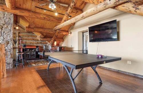 Vernal House | Rustic-Luxury Mountain Retreat Close to Montrose, Ouray, and Telluride