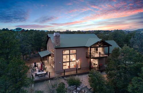 Zion National Park East Entrance Cabin | Rustic Pine| Experience the magic of Zion