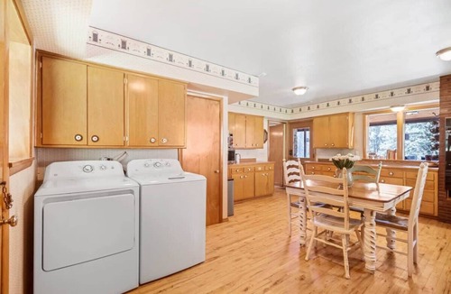 Spokane House | Rustic Private Farmhouse on the Little Spokane Riv