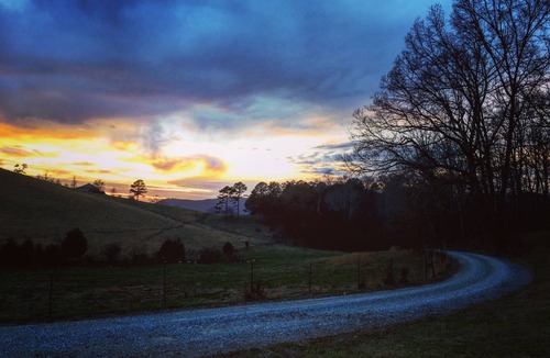 Speedwell House | Rustic Retreat Space on Farm Setting 10 Minutes from LMU