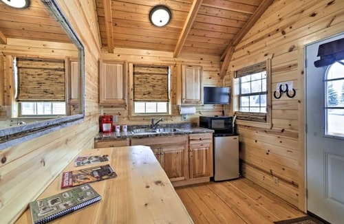 Dayton Hotel | Rustic Ridge Cabins, Charming Retreat (3 Options!)