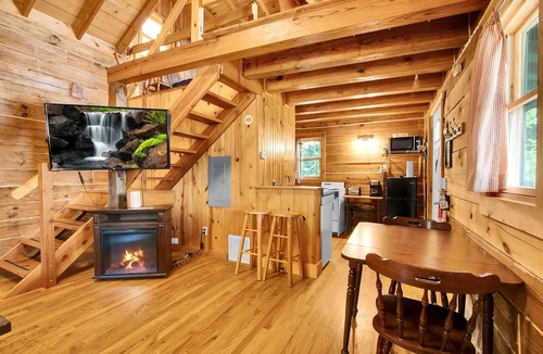 Savanna Cabin | Rustic River Cabin 10