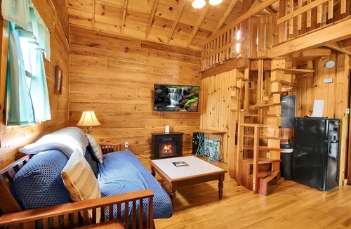 Savanna Cabin | Rustic River Cabin 4