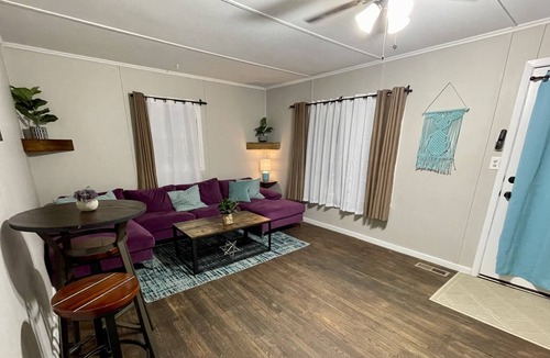 Oak Ridge House | Rustic with Modern Touches 2 Bedroom 1 Bath Duplex