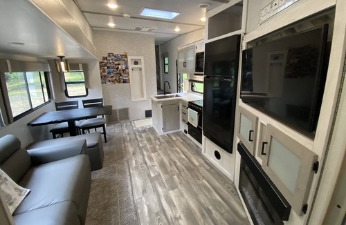 Silverdale House | RV & Farm on 2 acres!