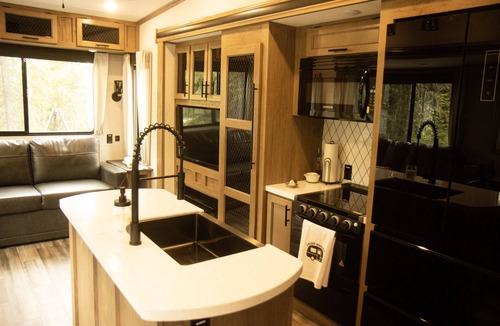 Athol House | RV on 5 acres of wooded land. Sleeps six. Tent camping is available.
