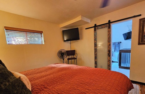 Sandpoint House | S. Sandpoint: Hot Tub & King Bed Walk to Lake or Music Festival!