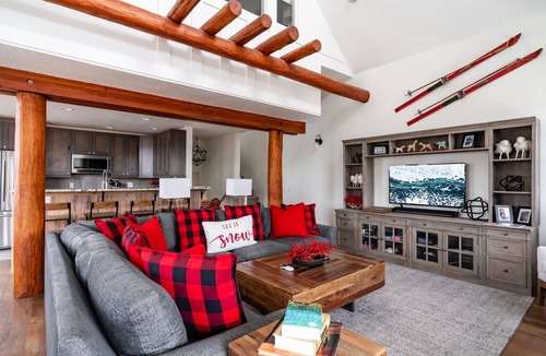 Saddle Ridge Condo | Saddle Ridge D1 (3-Bedroom Condo) with Mountain view by Moonlight Basin Lodging