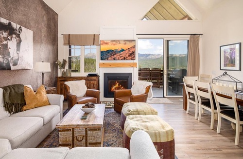 Saddle Ridge Condo | Saddle Ridge D3 (3-Bedroom Condo) with Mountain view by Moonlight Basin Lodging