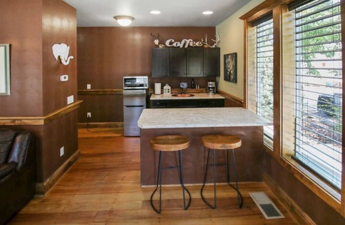 Jacksonville Villa | Safari: Downtown Jacksonville