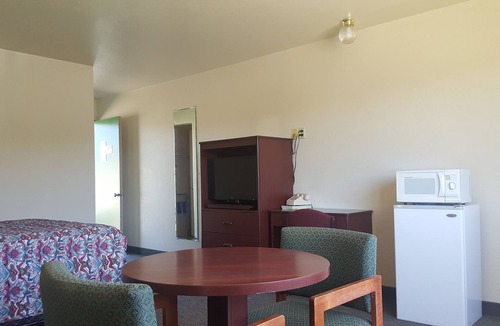 Roseburg Hotel | Safari Inn